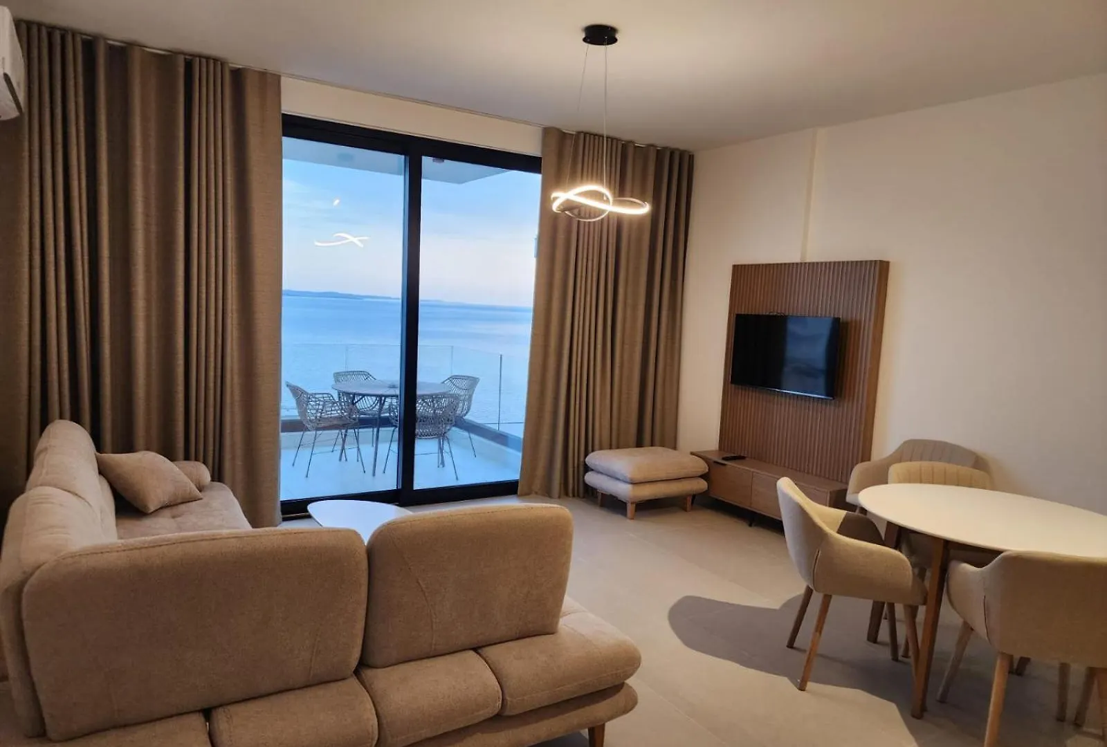 Apartment White Residence 3 Suite Sarande